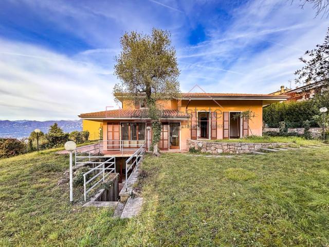 Casa in vendita a Loncrino, Torri Del Benaco