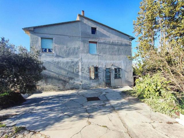 Casa in vendita a Trecastelli, Marche