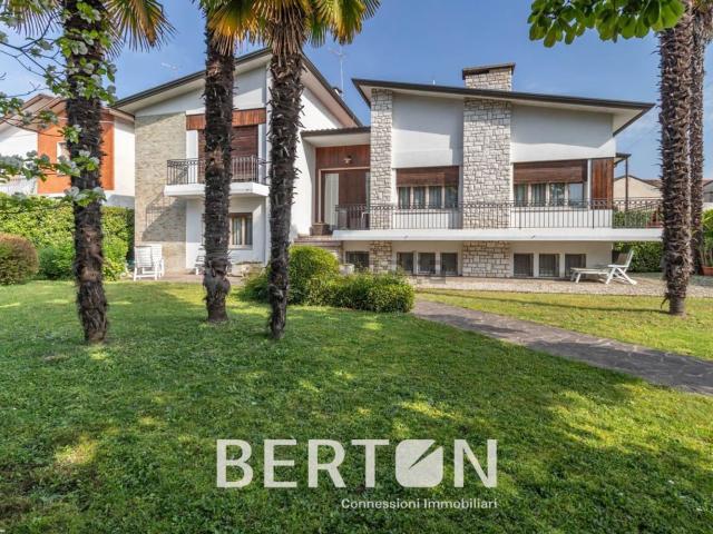 Casa in vendita a Rossano Veneto, Veneto