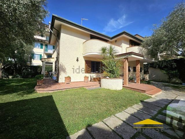 Casa in vendita a Poggioletto, Marina Di Massa