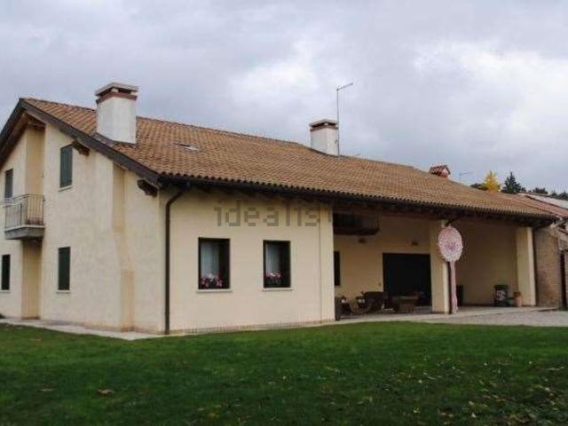 Casa in vendita a Rossano Veneto, Veneto
