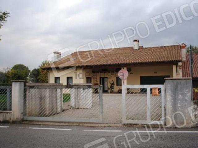 Casa in vendita a Rossano Veneto, Veneto
