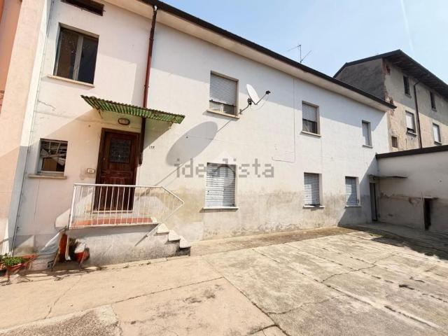 Casa in vendita a Castiglione D'adda, Lombardia