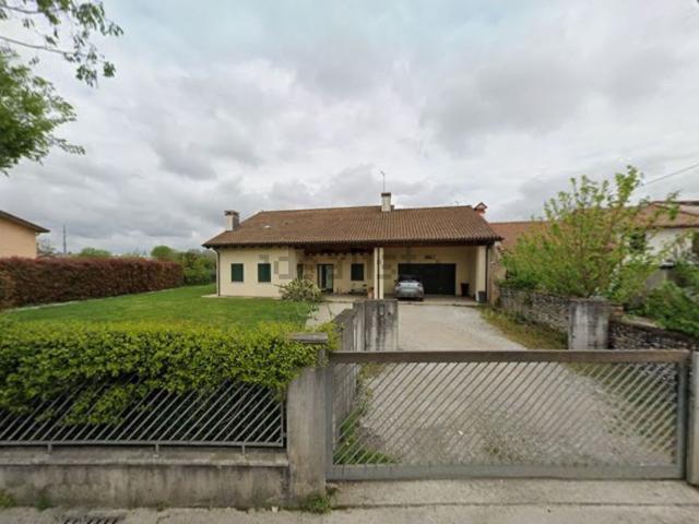 Casa in vendita a Rossano Veneto, Veneto