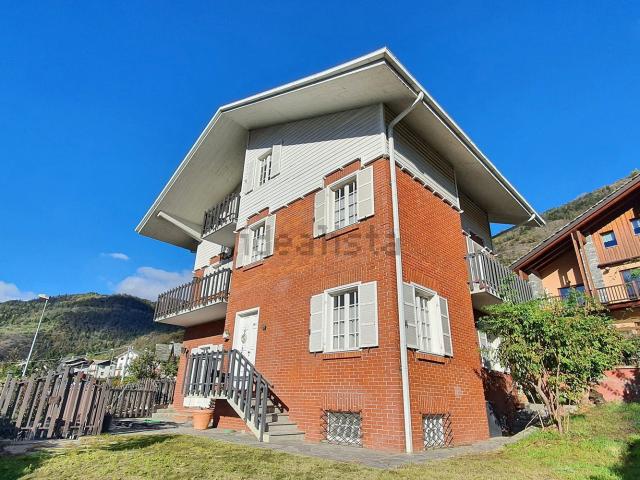 Casa in vendita a Saint Pierre, Aosta
