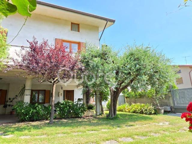 Casa in vendita a Gemona Del Friuli, Friuli-Venezia Giulia