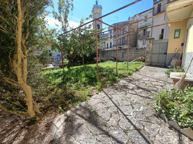 Casa in vendita a Carpinone, Molise