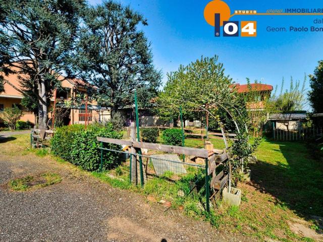 Casa in vendita a Cesano Maderno, Cascina Gaeta