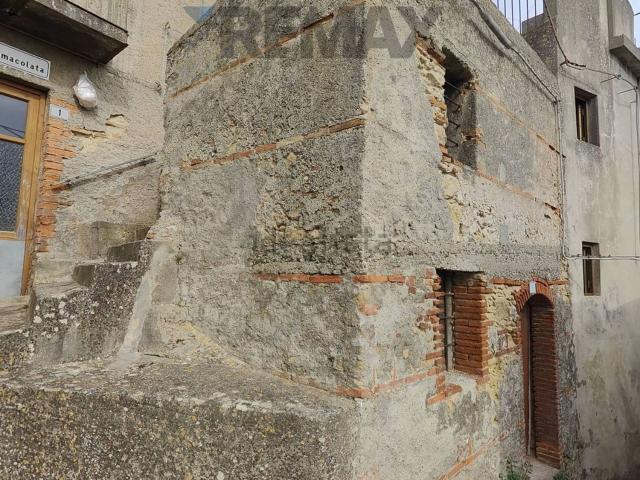 Casa in vendita a Monforte San Giorgio, Sicilia