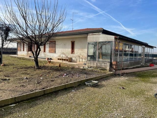 Casa in vendita a Albaredo D'adige, Veneto