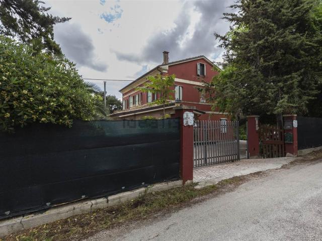 Casa in vendita a Ciarnin, Senigallia