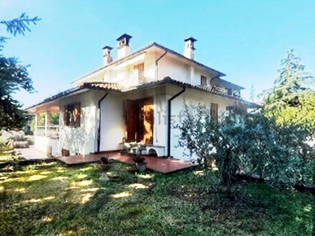Casa in vendita a Acquapendente, Lazio