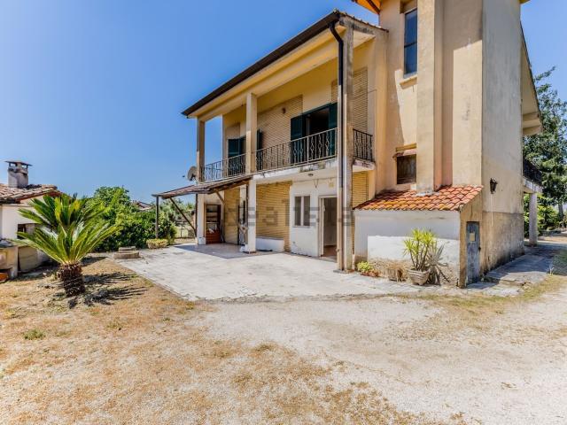Casa in vendita a Cisterna Di Latina, Lazio