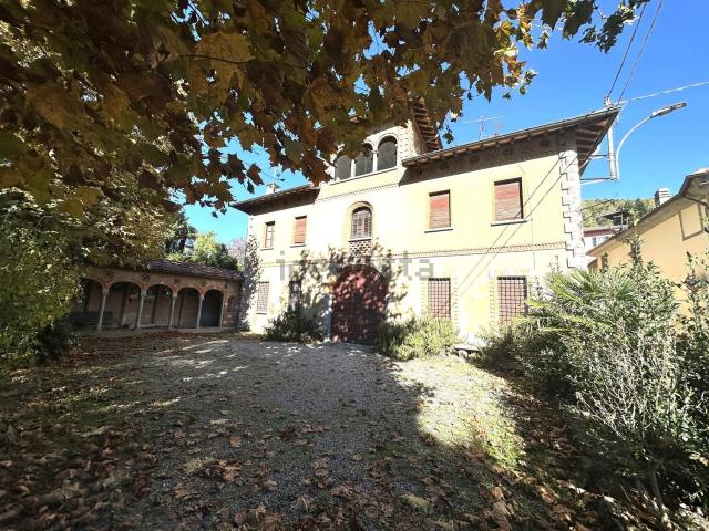 Casa in vendita a Albese con Cassano, Albese