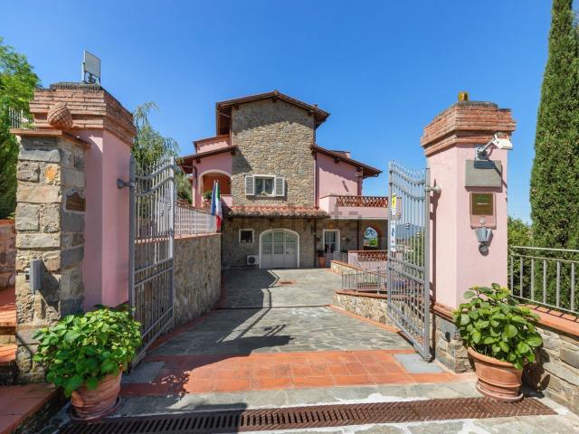 Casa in vendita a Cascia, Reggello