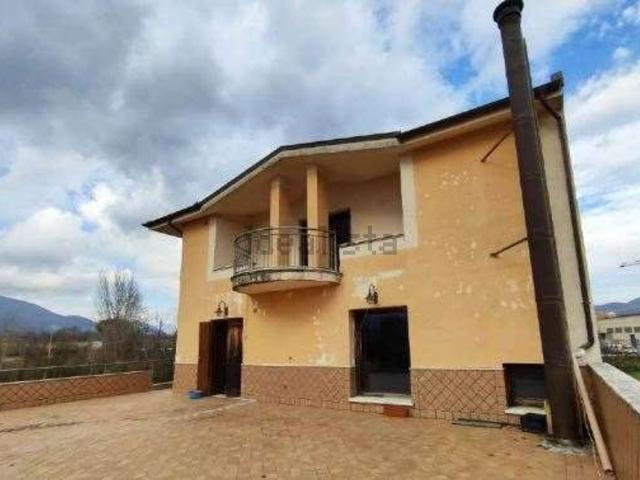 Casa in vendita a Montaquila, Molise