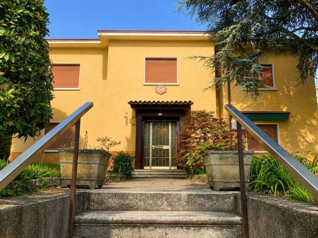 Casa in vendita a Castelnuovo del Garda, Verona