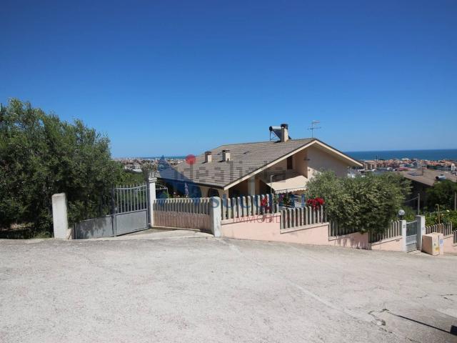 Casa in vendita a Unione dei Comuni della Val Vibrata, Tortoreto