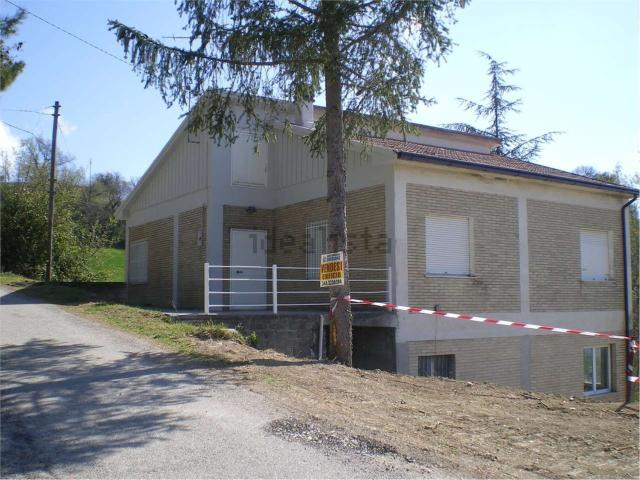 Casa in vendita a Monteleone di Fermo, Fermo