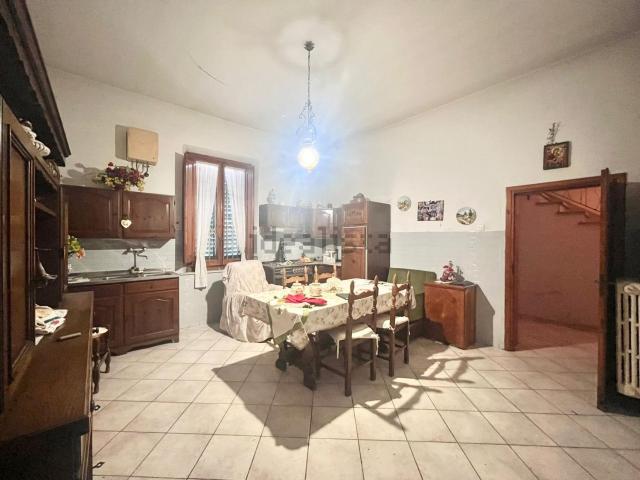 Casa in vendita a Gonfienti, Prato