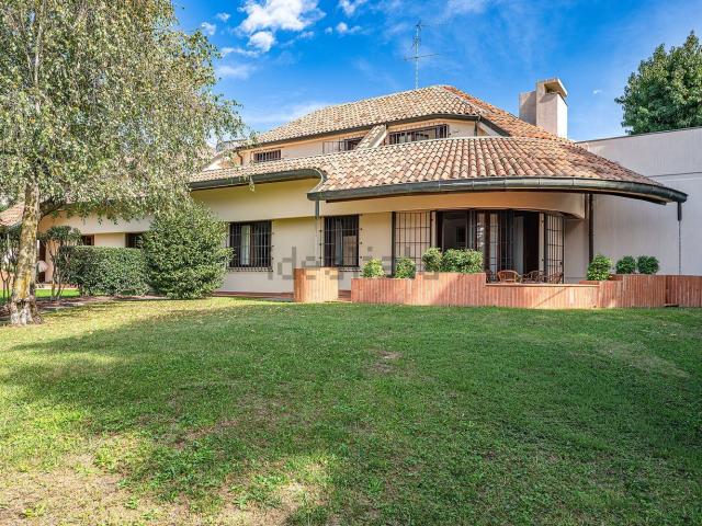 Casa in vendita a Robbiano, Giussano