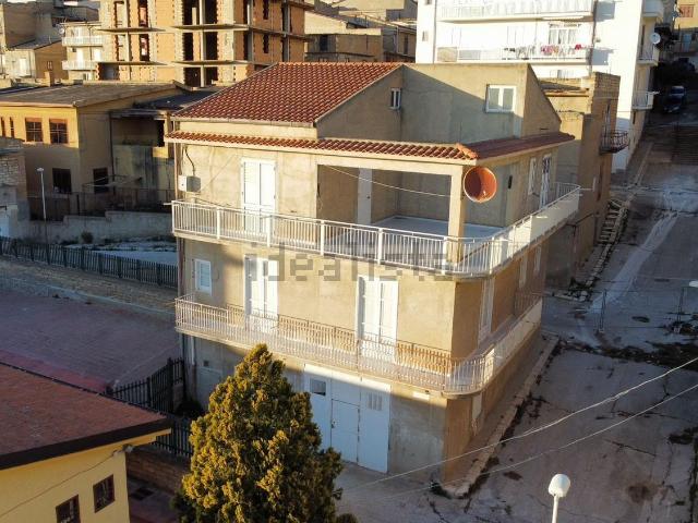 Casa in vendita a Palma Di Montechiaro, Sicilia