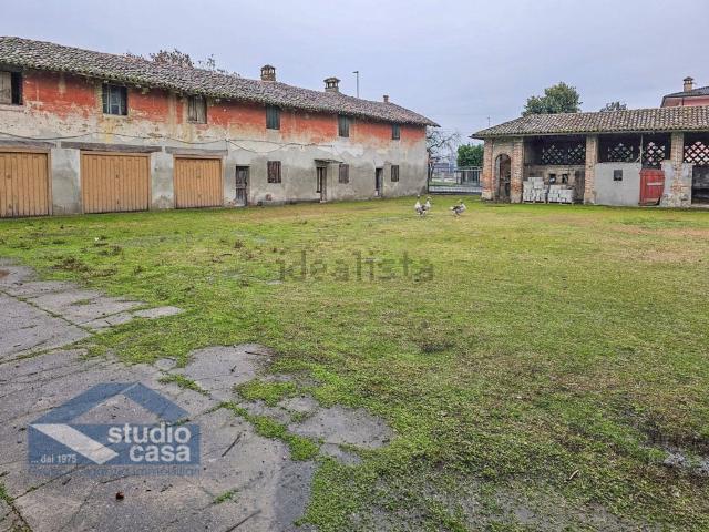 Casa in vendita a Crespiatica, Lombardia