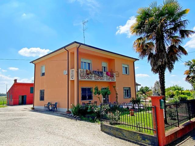 Casa in vendita a Ferrara, Reggio Emilia