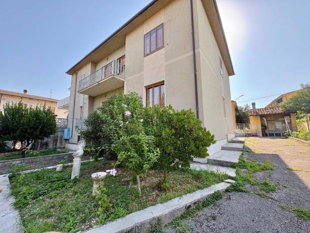 Casa in vendita a Cerreto d'Esi, Ancona