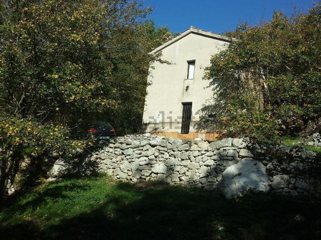 Casa in vendita a Pettoranello Del Molise, Molise