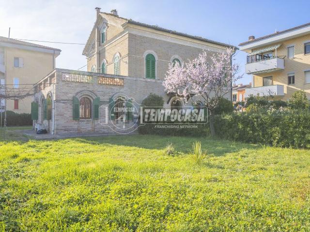 Casa in vendita a Marche, Macerata