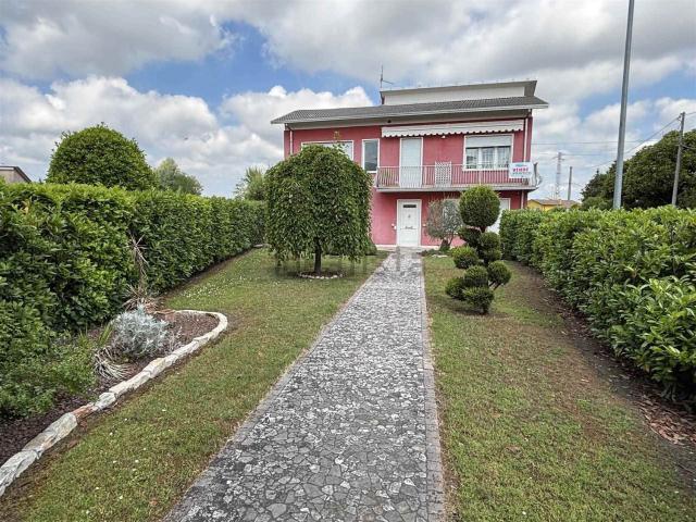 Casa in vendita a Lendinara, Veneto