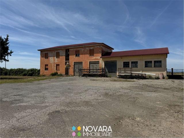 Casa in vendita a Piemonte, Novara
