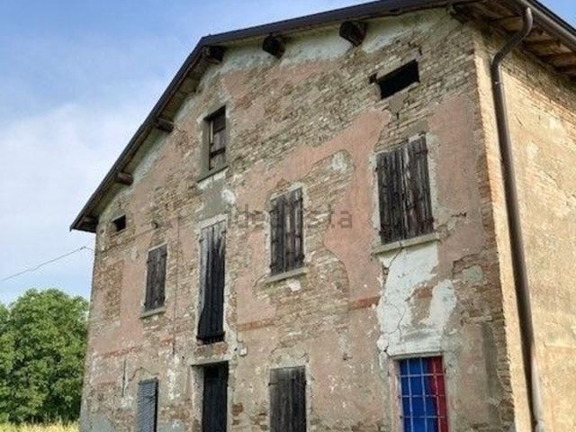 Casa in vendita a Terra di Mezzo, Re