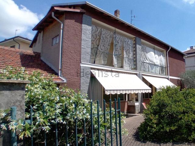 Casa in vendita a Cameri, Novara