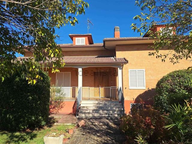 Casa in vendita a Marche, Macerata