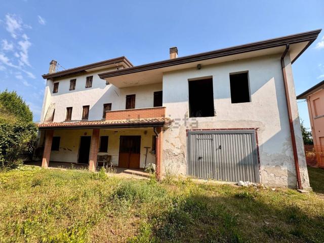 Casa in vendita a Maserada Sul Piave, Veneto