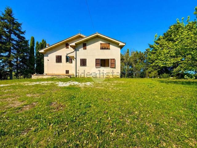 Casa in vendita a Contrada San Savino, Marche