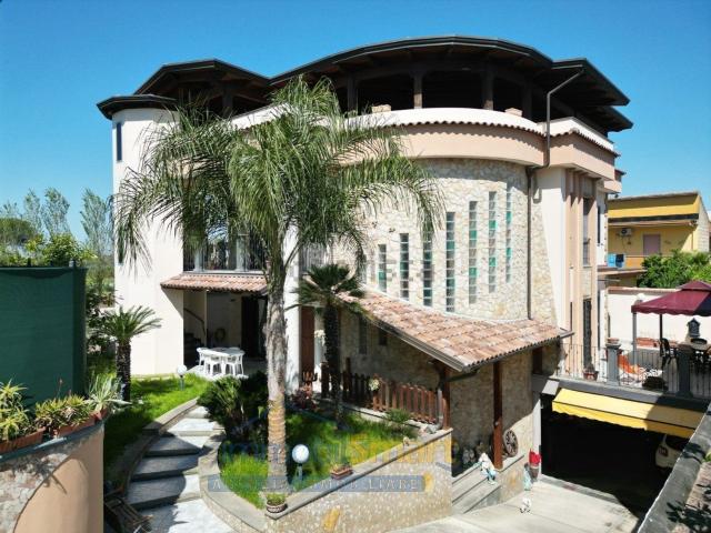 Casa in vendita a Villa Di Briano, Campania