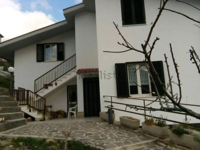Casa in vendita a Unione dei Comuni della Val Vibrata, Civitella Del Tronto