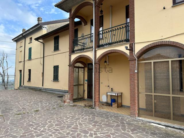 Casa in vendita a Alta Val Tidone, Genepreto