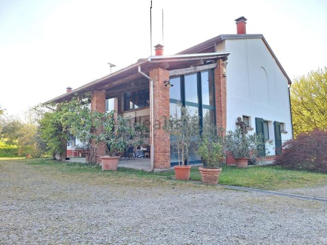 Casa in vendita a Fornovo Di Taro, Reggio Emilia