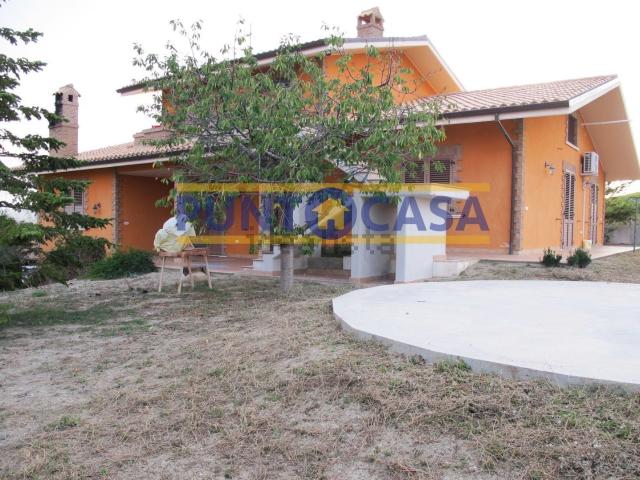 Casa in vendita a Campli, Abruzzo