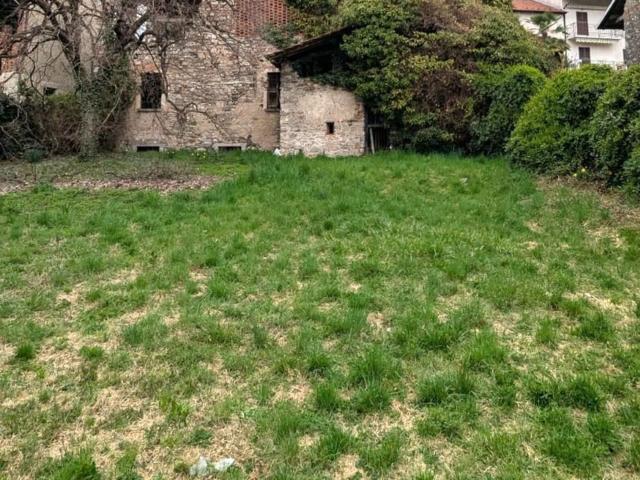 Casa in vendita a Invorio Superiore, Piemonte