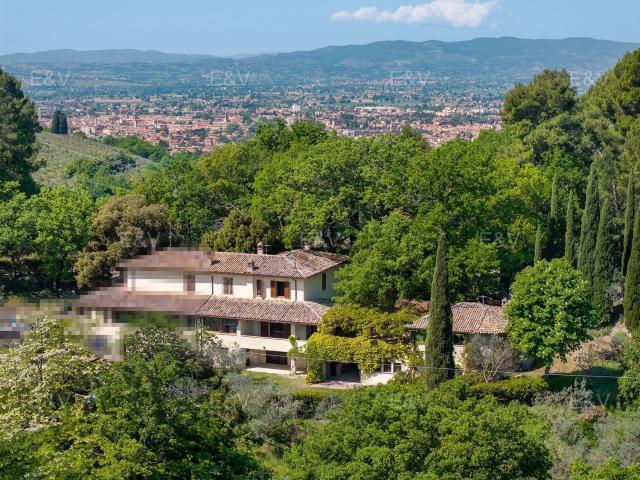 Casa in vendita a Foligno, Umbria
