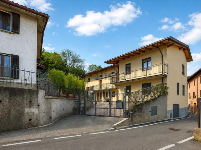Casa in vendita a Almenno San Salvatore, Lombardia