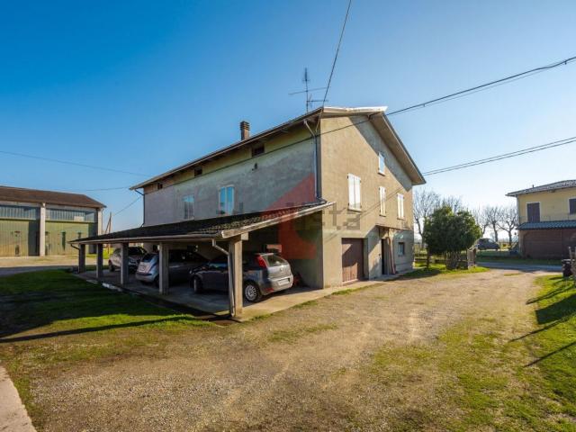 Casa in vendita a Polesine Zibello, Zibello