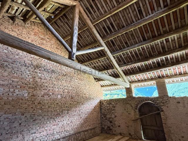 Casa in vendita a Feltre, Veneto