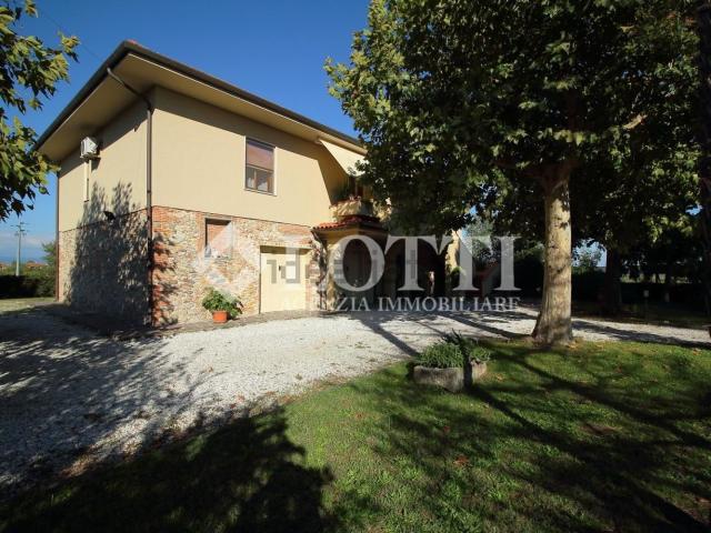 Casa in vendita a Bientina, Toscana