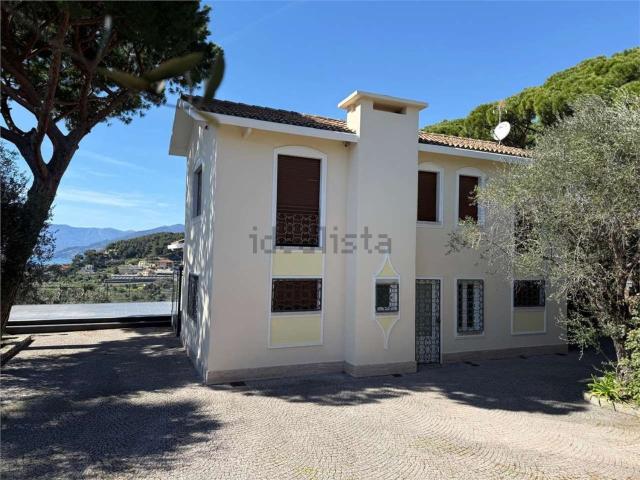 Casa in vendita a Bordighera, Liguria